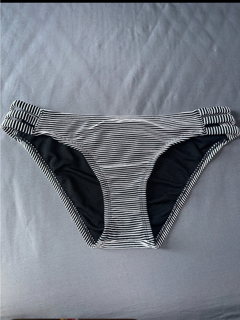 Women's Shade & Shore Black and White Striped Strappy Bikini Bottoms Size Large